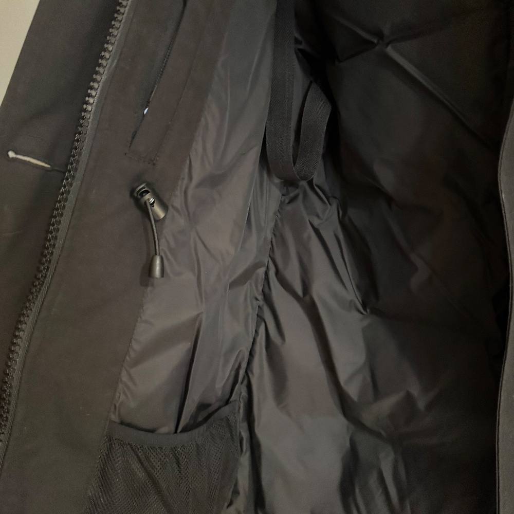 Women's Canada Goose Rossclair Parka Size Medium - Picture 8 of 16